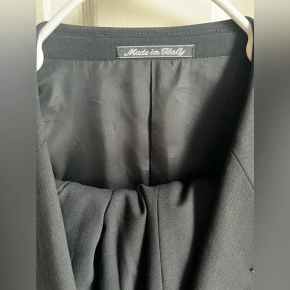 Armani Collezioni Men’s Black Big & Tall suit in excellent condition size 44L. - Picture 8 of 14